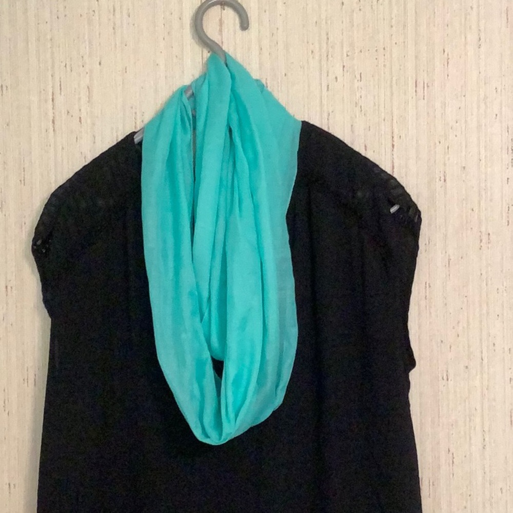 Green infinity scarf. Great shape like new